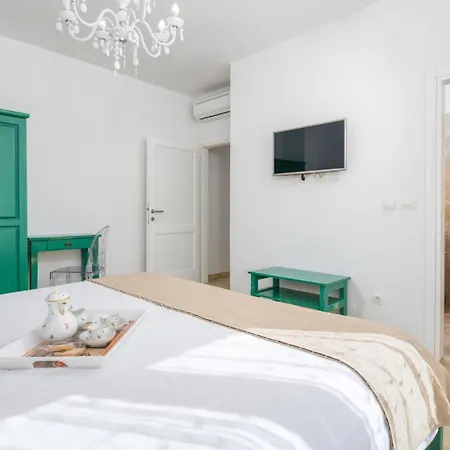 Villa Dolce Far Niente By Guide *
