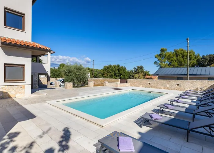 Villa Dolce Far Niente By Guide *