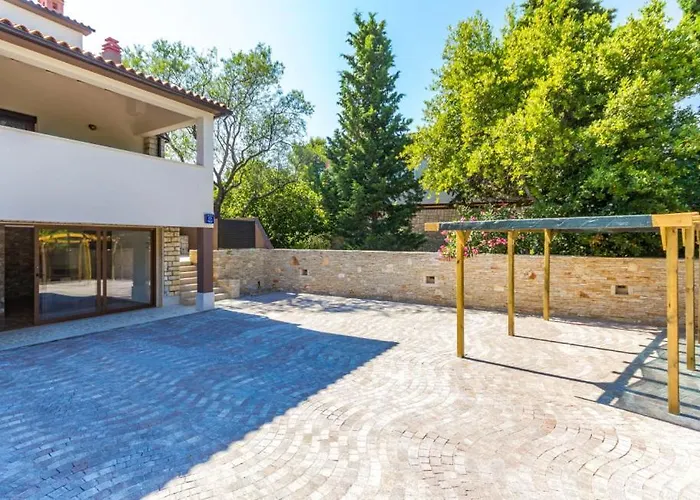 Dolce Far Niente By Guide *