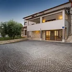 Dolce Far Niente By Guide