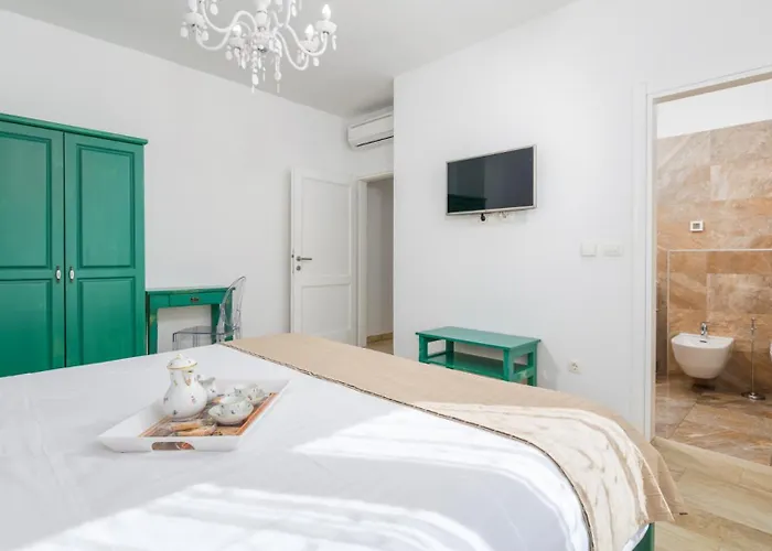 Villa Dolce Far Niente By Guide *